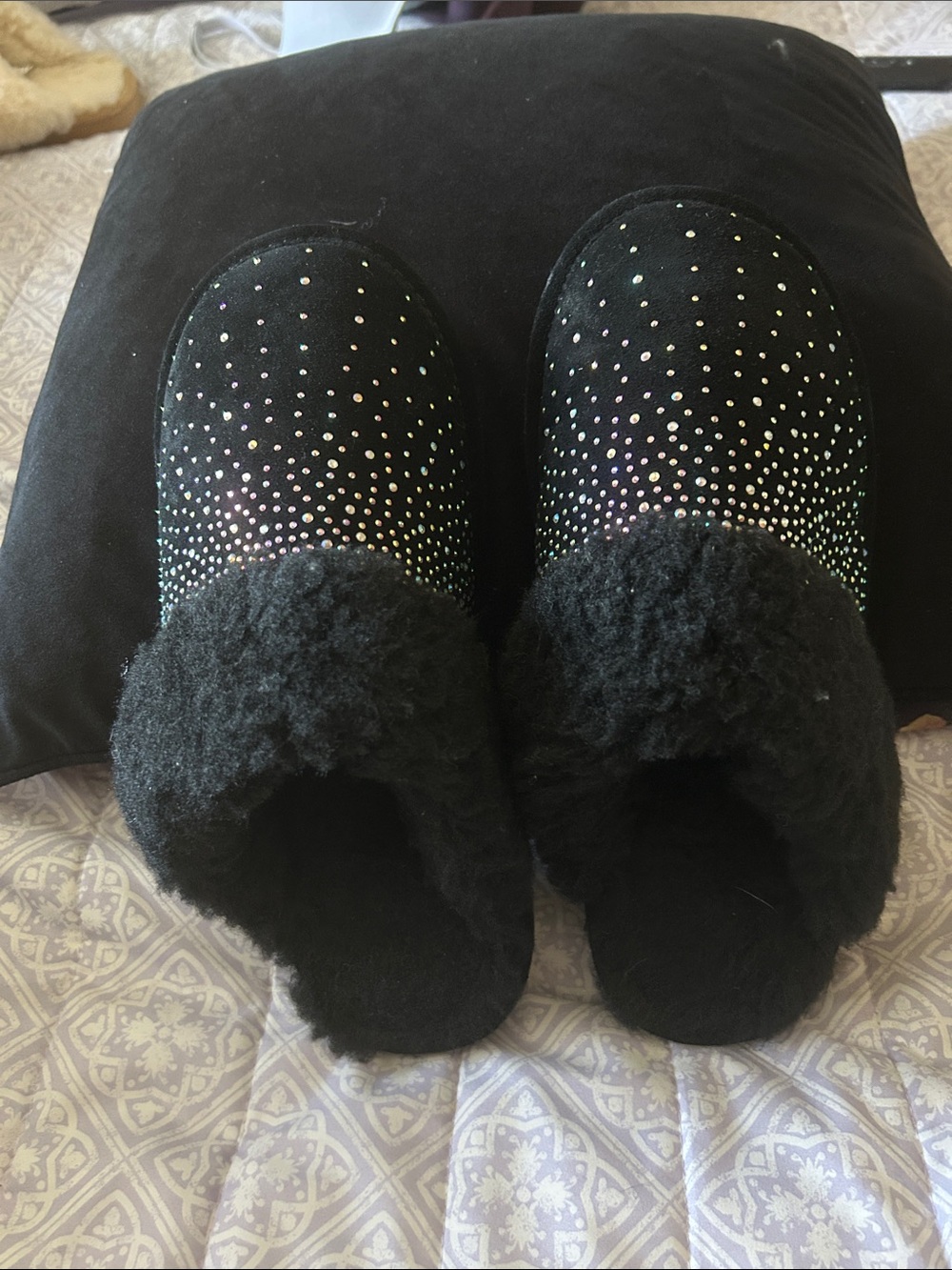 Women BearPaw Loki Black Crystal-Studded Fleece Slippers Size 10